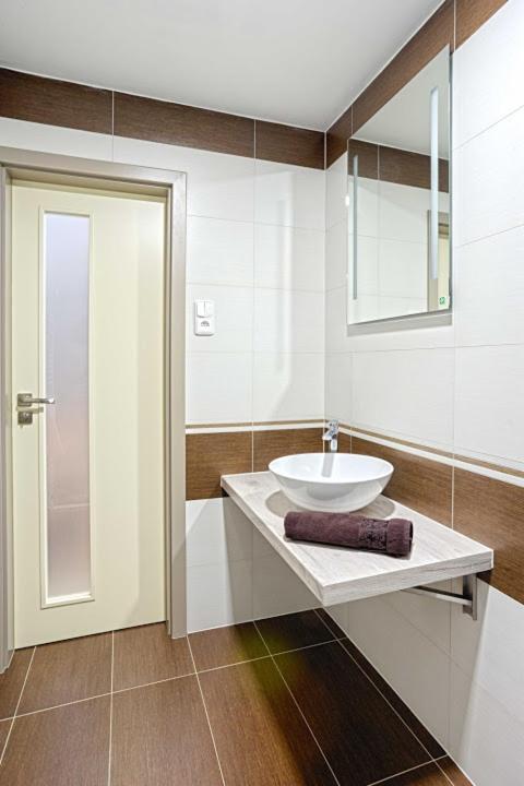 Snekolend Hotell Rokytnice nad Jizerou Exteriör bild